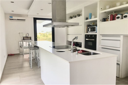 Casa 5 Ambientes En Venta En Escobar Al Lago