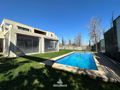 Expectacular Casa De 5 Dorm. En Lo Barnechea