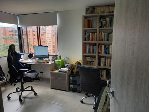 Imagen 13 de 14 de Apartamento Oviedo. De Gran Tamaño. Totalmente Remodelado