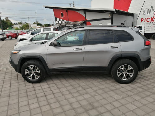 Imagen 15 de 15 de Jeep Cherokee 2015 3.2 Trailhawk Mt