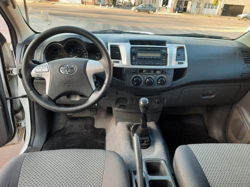 Imagen 11 de 19 de Toyota Hilux Dx 2.5 Doble Cabina