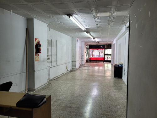 Marcelo T. Alvear - C. Pellegrini Excelente Local Com 240 M² Pb° Y Pss° + Ptio + Asc. Int