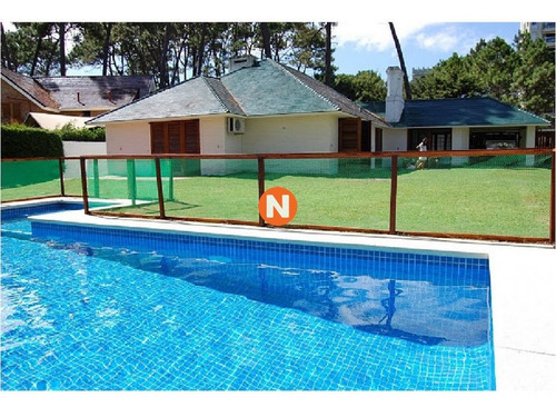 Casa En Venta Y Alquiler, Lugano, Punta Del Este, 3 Dormitorios.- Ref: 206054
