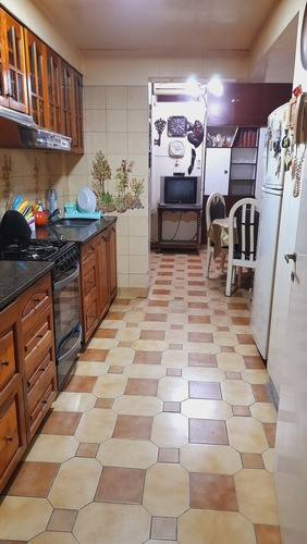 Imagen 17 de 20 de Buenos Aires. Departameno Alquiler Temporario! Oportunidad! Capacidad Hasta 7/8 Pasajeros. Centro Ciudad! Av.corrientes A 100m. Obelisco A 5min. Balvanera Once Facultad.
