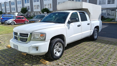 Dodge Dakota Crew cab 4x2 3.7L T/A