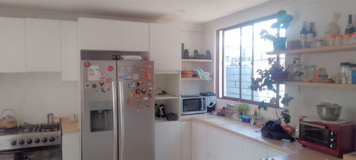 Casa En Venta De 3 Dorm. En Las Condes, Increíble Ubicación