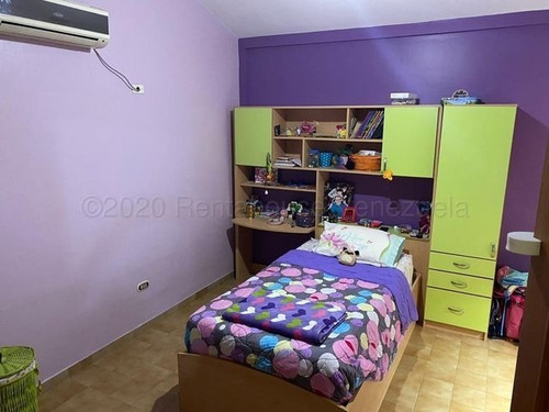 Imagen 14 de 22 de Casa En Venta El Parral Valencia Carabobo 22-19167 Gerardo Guillen Rent A House