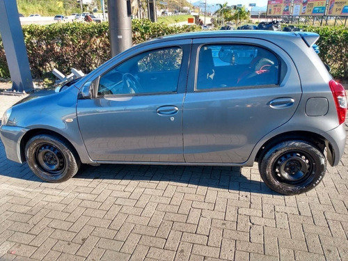 Imagem 4 de 10 de Toyota Etios 2014 1.5 16v Xs 5p