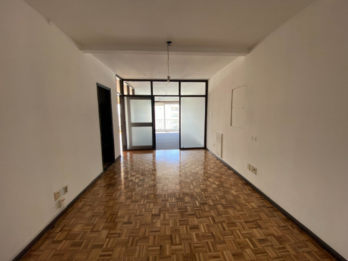 Venta Impecable Oficina Centro