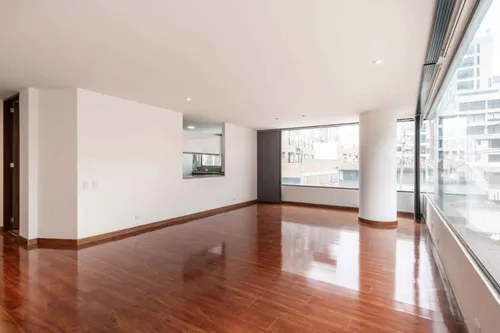 Apartamento En Venta En Chicó Navarra. Cod V7943