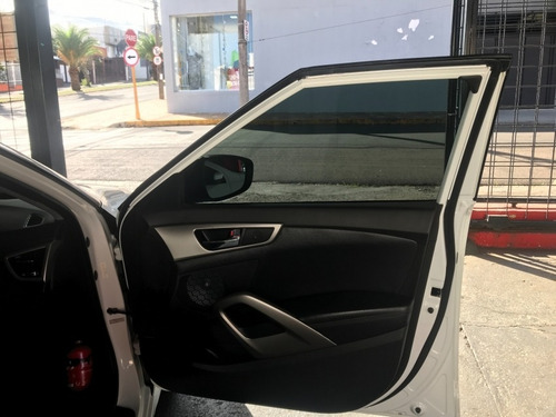 Imagem 11 de 15 de Veloster-maravilhoso-teto-ótimo Estado