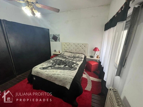 Casa En Venta. Planta Baja Con Dos Unidades Funcionales.