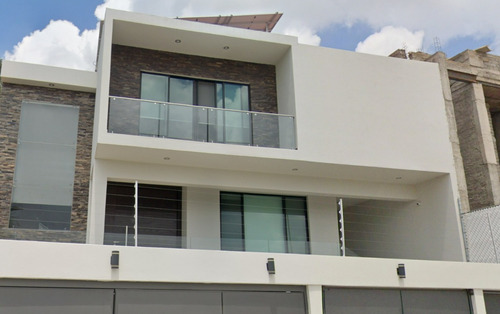 Casa En Venta, Recuperación Bancaria, Col. Bugambilias, Zapopan, Jalisco. Laab2
