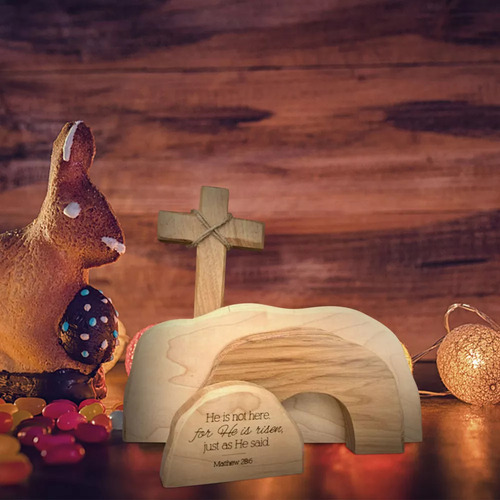 Decoração De Cena De Páscoa Com Cruz De Madeira