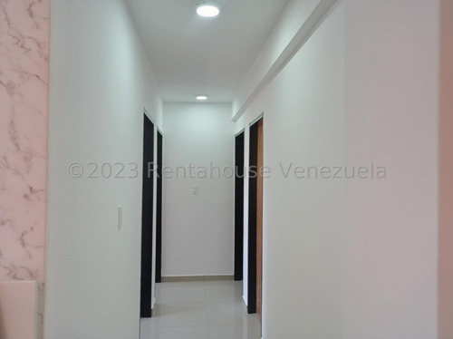 Moderno Apartamento En Venta Concepto Amerciano Remodelado Conjunto Privado Las Carolinas Turmero Vigilancia Pozo Estef 24-3492