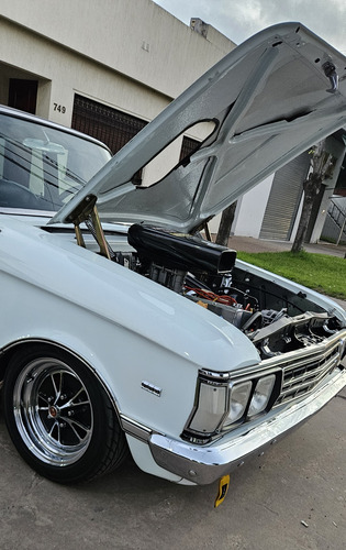 Ford Falcon Deluxe