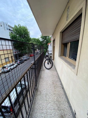 Imagen 12 de 14 de Venta - Depto 3amb Al Frente C/balcón Y Patio - Saavedra