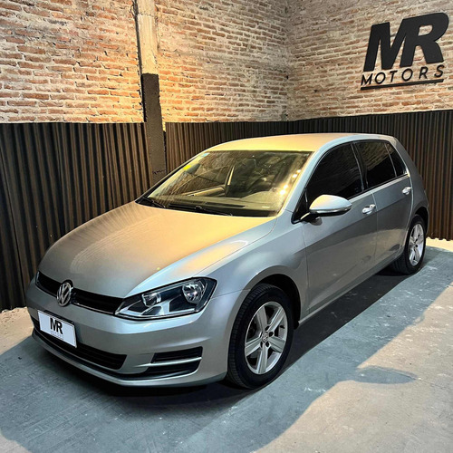 Imagen 6 de 24 de Volkswagen Golf 2016 1.6 Trendline