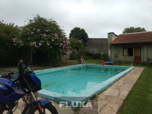 Venta Chalet 6 Ambientes Con Pileta