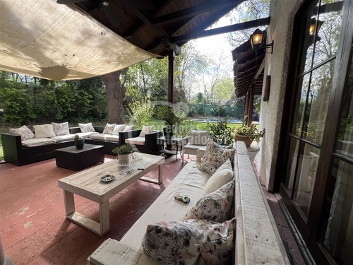 Casa En Venta De 5 Dorm. En Lo Barnechea