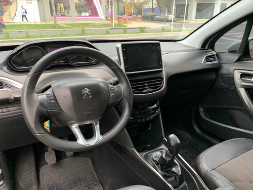 Imagen 10 de 10 de Peugeot 2008 2017 1.6 Feline