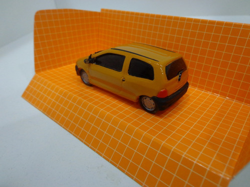 Renault Twingo Clasico Mostaza 1/43 Replica Lanzamiento