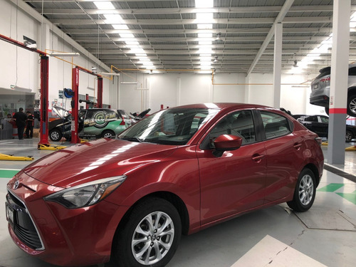 Imagen 3 de 14 de Toyota Yaris R 2016 Manual