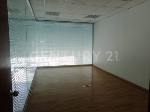 Locales En Renta En Exclusiva Torre En Metepec