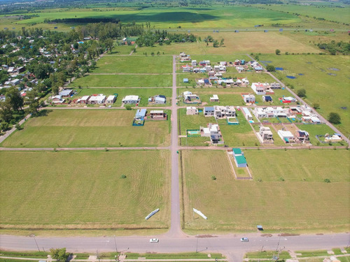 Terreno De 343m² Con Frente Al Sur En Barrio Tango