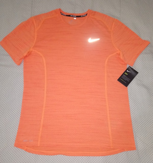 blusa da nike olho de gato