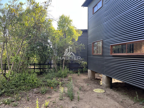 Casa En Venta De 5 Dorm. En Colbún