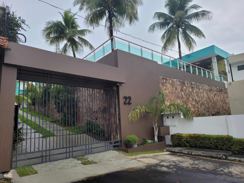 Linda Casa E Confortável Com Vista Panorâmica Em Manaus Em Condominio Fechado Em Adrianopólis, Bairro Nobre Da Cidade.