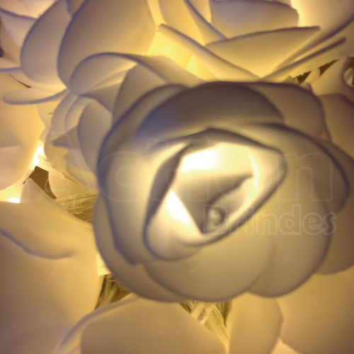 Imagem 4 de 6 de Cordão 20 Rosas Brancas Com Leds Warm