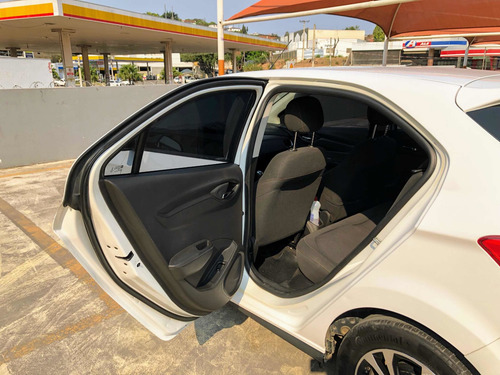 Imagem 14 de 15 de Chevrolet Onix 2015 1.4 Ltz 5p