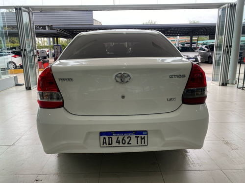 Toyota Etios 1.5 Sedan X