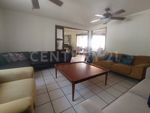 Casa En Venta En Fracc. Valle Marino, Av. Universidad, Villahermosa Tabasco