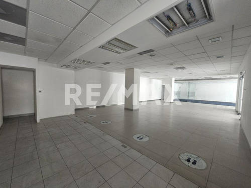 Local Comercial En Calzada Ermita Iztapalapa
