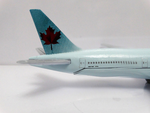 Air Canada Boeing 777-200 Avion Coleccion Escala 1:400 (Usado)