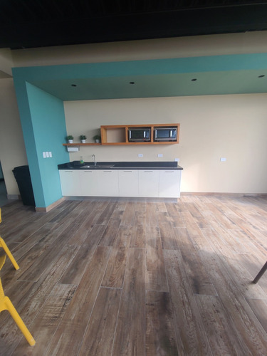 Plaza Comercial Corporativo Cod. 38534