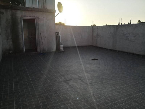 Imagen 16 de 21 de Amplia Y Moderna Casa De Dos Dormitorios, Con Gran Cochera Y Patio