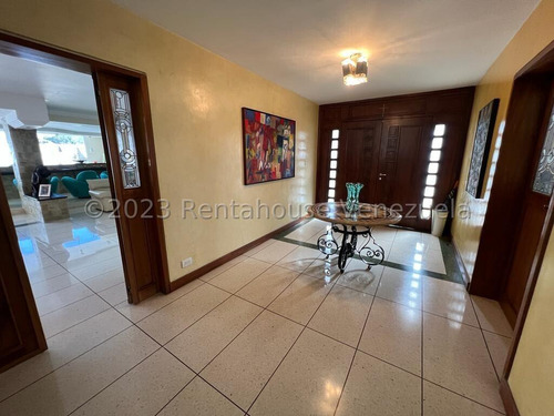 Ss: Vende Casa 23-19071 En Prados Del Este De 640 M2, 6h/6b/5pe
