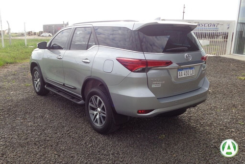 Toyota Hilux Sw4 Srx 4x4 At 7 Asientos/cuero