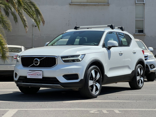 Volvo XC40 D4 Momentum Intro Car