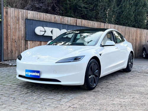 Tesla Model 3 Standar Range Plus 2025