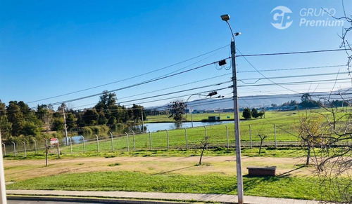 Casa En Venta En Valles Del Country Talca