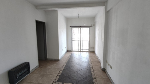 Imagen 2 de 7 de Departamento 2 Ambientes Con Cochera