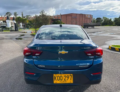 Chevrolet Onix 1.0T Premier Sedan At