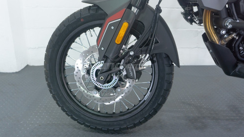 Imagen 3 de 23 de Voge 650 Dsx Moto Touring Baules Incluidos Llantas A Rayos
