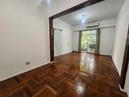 Oportunidad En Almagro. Departamento De 3 Ambientes Con Terraza De Uso Común.