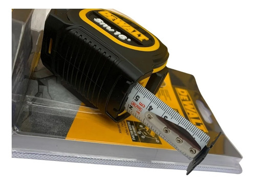 Imagem 4 de 6 de Trena De Bolso Dewalt 5m/16x25mm Duo Emborrac Mag Dwht34194l